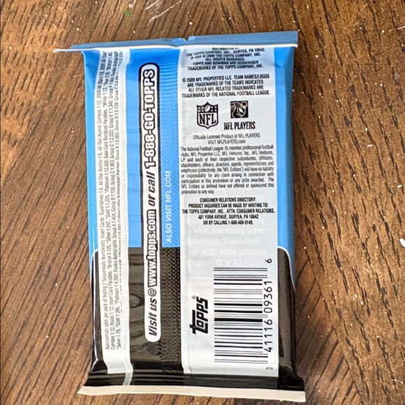 (1) 2009 Bowman Draft Picks Football Card Pack ***HOT PACK*** Mathew Stafford RC - Picture 2 of 2